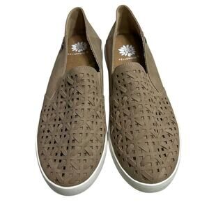 Yellow Box Women’s Omlee Tan Slip‎ On Shoes - Boho Summer - size 7.5